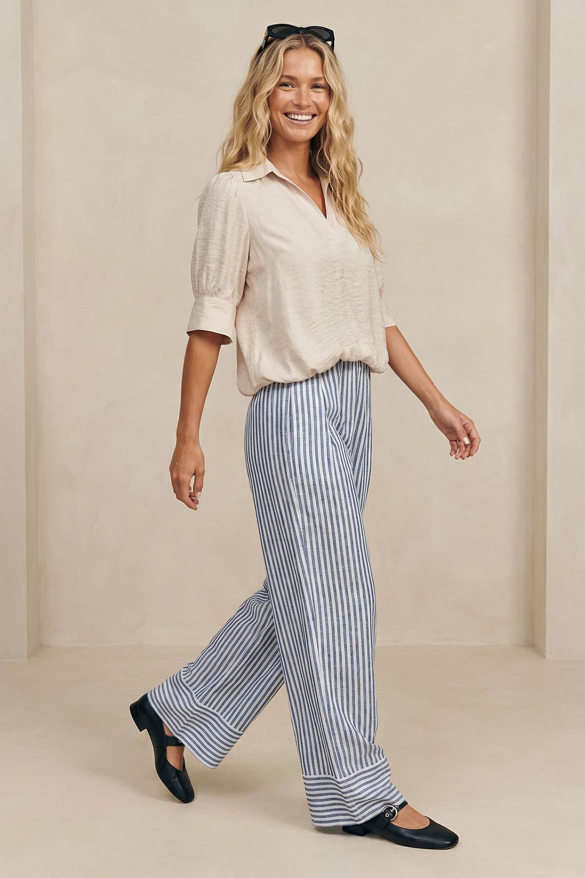 Grace Bubble Sleeve Blouse: Black