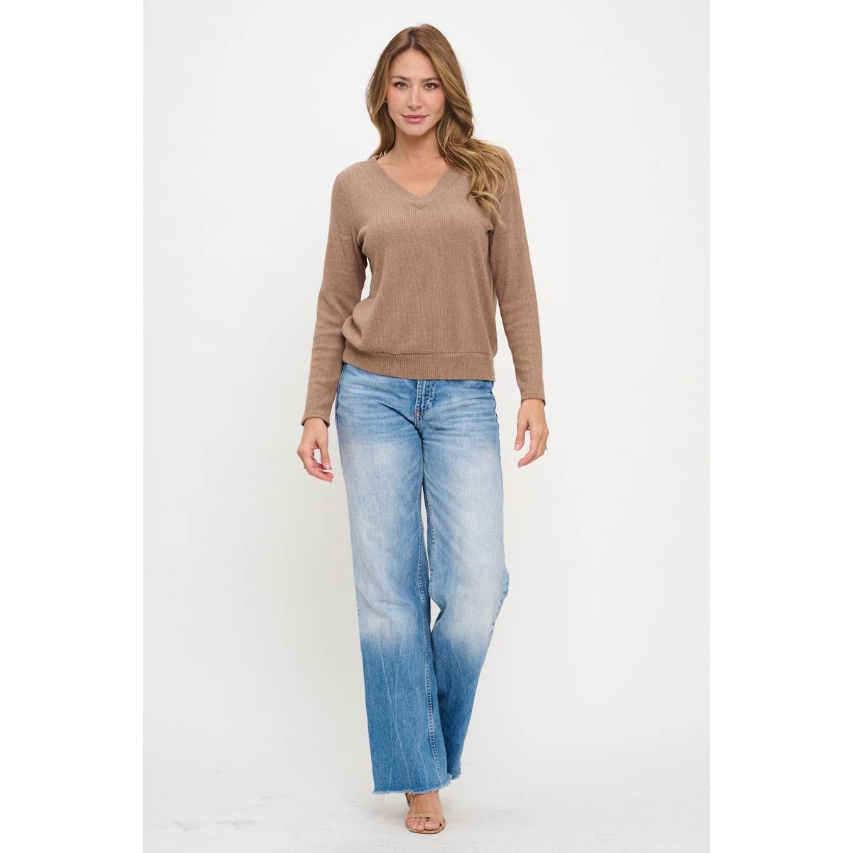 Jacie Lightweight V-Neck Ribbed Sweater - Mocha