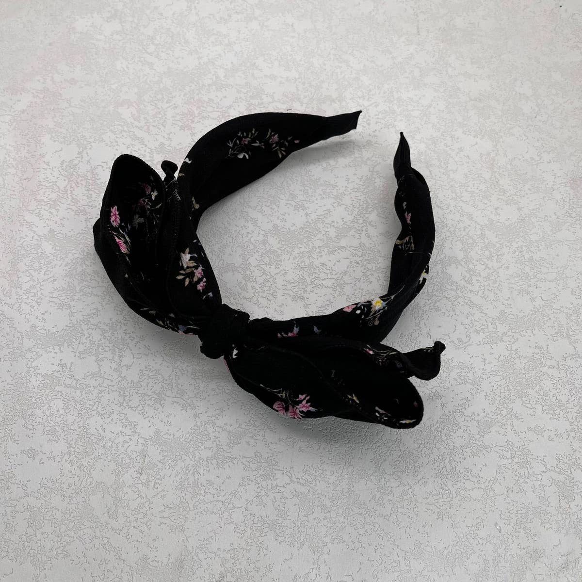WIDE-BRIMMED FLORAL BOW HEADBAND_CWAHA2582: Red / (OS) 2