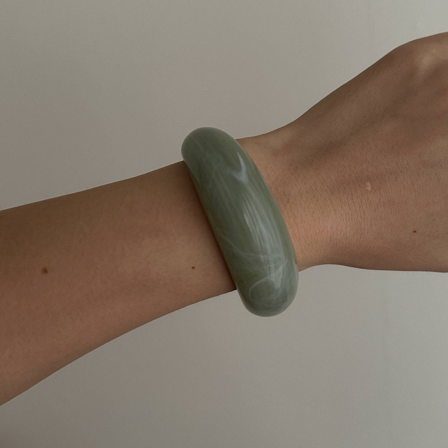 Thin Open Cuff Acrylic Bracelet for Petite Women_CWMM3095: LIGHTBLUE / (OS) 1