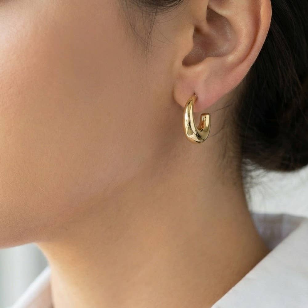 Gold Dipped Simple Hoop Earrings: GOLD
