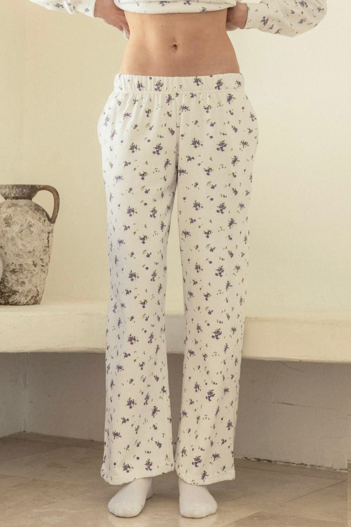 Delaney Ditsy Floral Wide Leg Pants: White/Lavender