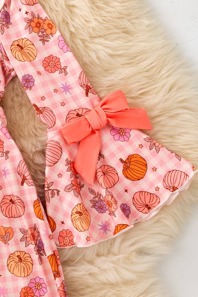Pumpkin printed on pink dress w/ bell sleeves. DRG62728 Jean: S